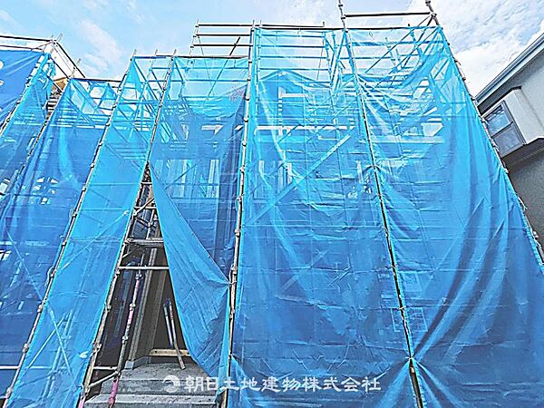 現在建築中の現場で工事進行中です。現地写真（2026年7月19日撮影）をご覧ください。
