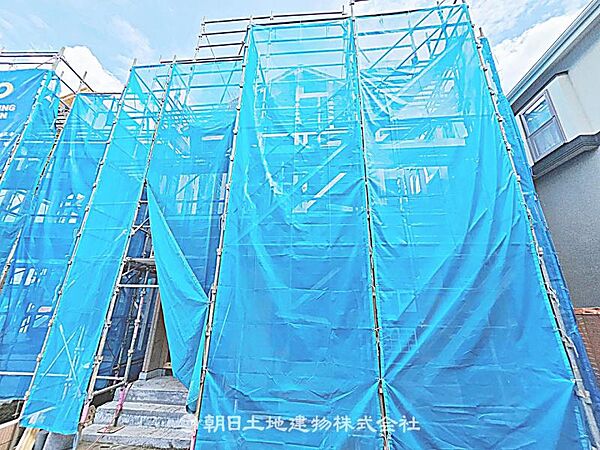 現在建築中の現場で工事進行中です。現地写真（2026年7月19日撮影）をご覧ください。