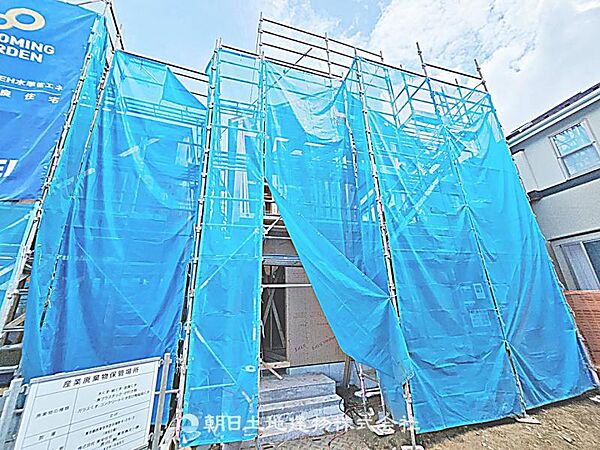 現在建築中の現場で工事進行中です。現地写真（2026年7月19日撮影）をご覧ください。