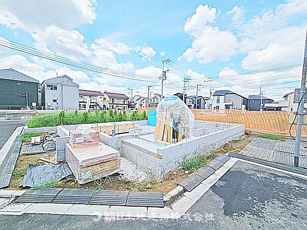現在建築中の現場で工事進行中です。現地写真(2026年7月19日撮影)をご覧ください。