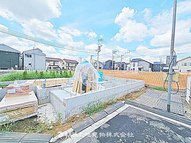 現在建築中の現場で工事進行中です。現地写真(2026年7月19日撮影)をご覧ください。