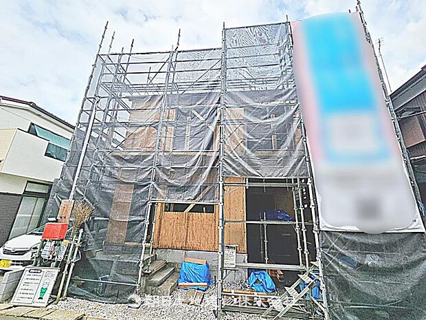 現在建築中の現場で工事進行中です。現地写真(2026年8月15日撮影)をご覧ください。