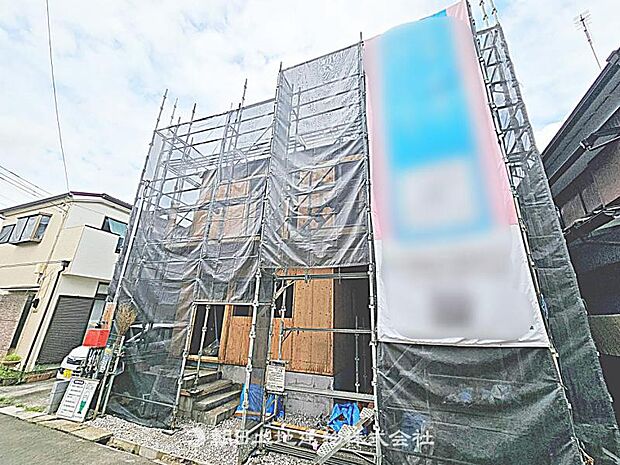 現在建築中の現場で工事進行中です。現地写真(2026年8月15日撮影)をご覧ください。