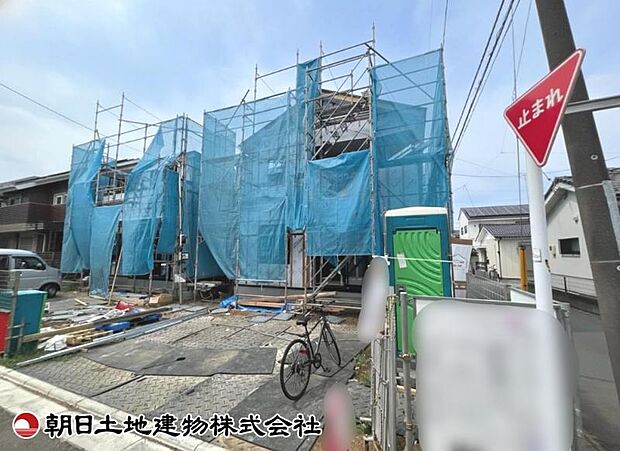 現在建築中の現場で工事進行中です。現地写真(2026年7月31日撮影)をご覧ください。