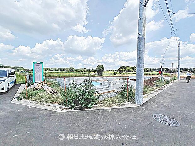 現在建築中の現場で工事進行中です。現地写真(2026年8月9日撮影)をご覧ください。