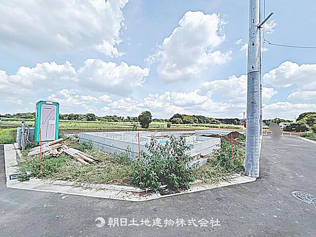 現在建築中の現場で工事進行中です。現地写真(2026年8月9日撮影)をご覧ください。
