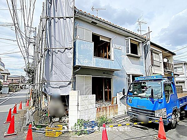 建築条件なしの更地（古家あり）で、自由なプランで建築可能です。現地写真（2026年8月17日撮影）をご確認ください。