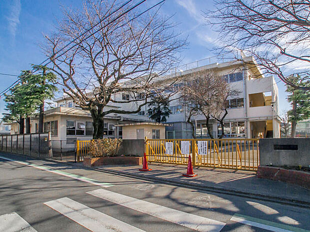 小平市立学園東小学校まで徒歩3分237m!毎日の通学負担を軽減できる、子育て世帯に嬉しい環境。
