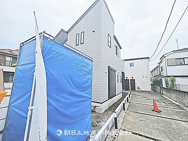 現在建築中の現場で工事進行中です。現地写真(2026年8月23日撮影)をご覧ください。