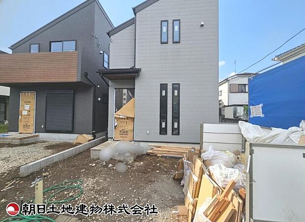 現在建築中の現場で工事進行中です。現地写真(2026年8月23日撮影)をご覧ください。