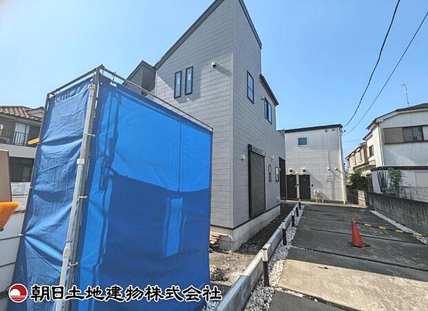 現在建築中の現場で工事進行中です。現地写真(2026年8月23日撮影)をご覧ください。
