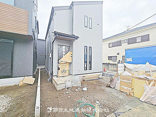 現在建築中の現場で工事進行中です。現地写真(2026年8月23日撮影)をご覧ください。