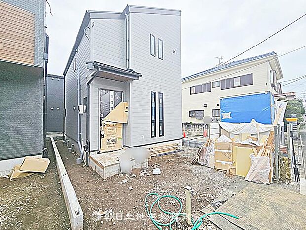 現在建築中の現場で工事進行中です。現地写真(2026年8月23日撮影)をご覧ください。