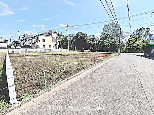 現在建築中の現場で工事進行中です。現地写真（2026年8月24日撮影）をご覧ください。