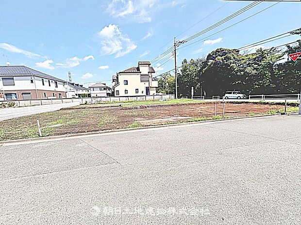 現在建築中の現場で工事進行中です。現地写真（2026年8月24日撮影）をご覧ください。