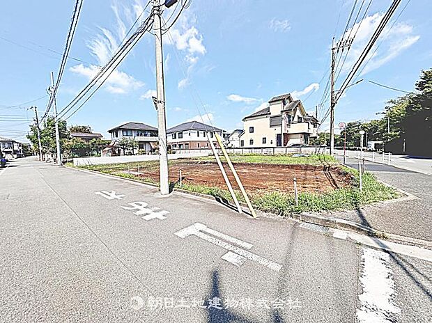 現在建築中の現場で工事進行中です。現地写真（2026年8月24日撮影）をご覧ください。