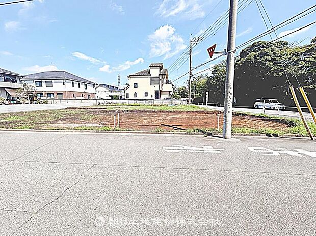 現在建築中の現場で工事進行中です。現地写真（2026年8月24日撮影）をご覧ください。