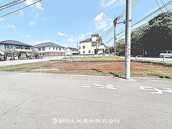 現在建築中の現場で工事進行中です。現地写真（2026年8月24日撮影）をご覧ください。