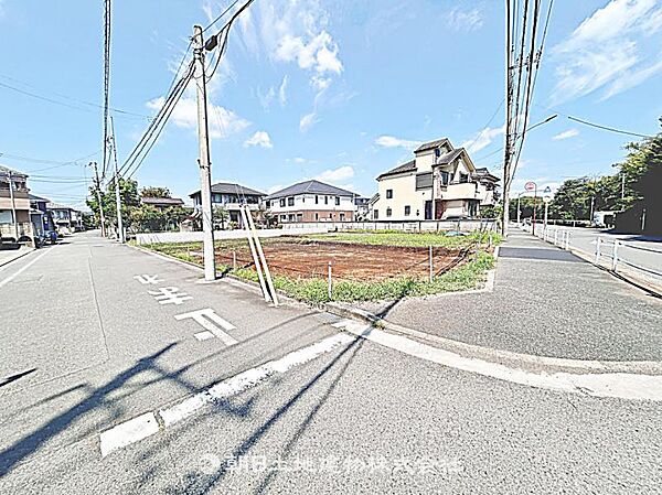 現在建築中の現場で工事進行中です。現地写真（2026年8月24日撮影）をご覧ください。