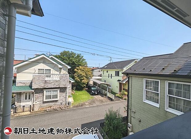 【眺望】リビングやバルコニーから望む開放感のある眺望です。景色を楽しみながら、明るく快適な生活空間を確保できます。