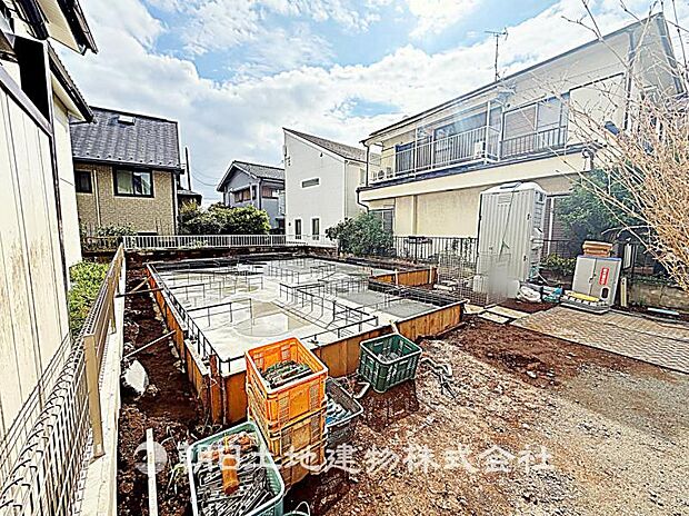現在建築中の現場で工事進行中です。現地写真(2026年9月5日撮影)をご覧ください。