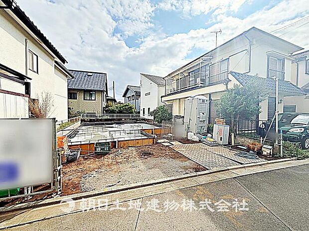 現在建築中の現場で工事進行中です。現地写真(2026年9月5日撮影)をご覧ください。
