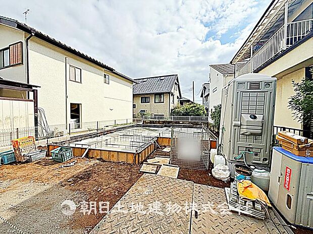 現在建築中の現場で工事進行中です。現地写真(2026年9月5日撮影)をご覧ください。