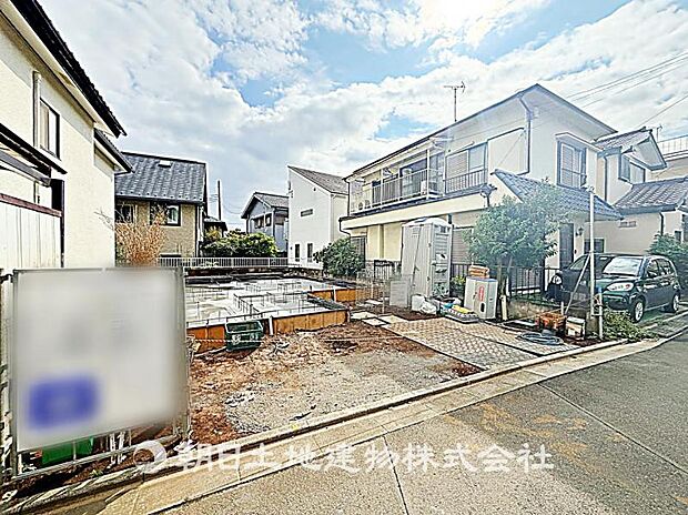 現在建築中の現場で工事進行中です。現地写真（2026年9月5日撮影）をご覧ください。