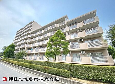 【外観】重厚感のある落ち着いた外観です。周囲の環境と美しく調和し、安心感のある佇まいが来客時にも好印象を与えます。