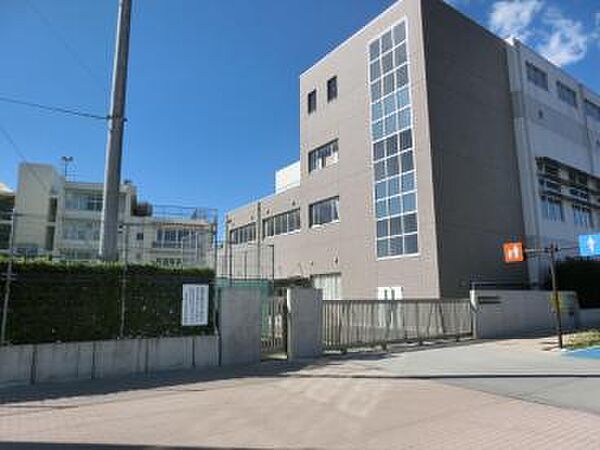 西東京市立保谷中学校まで徒歩8分595ｍ！通学施設が徒歩圏内で、お子様の通学も安心の立地です。