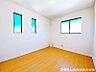 子供部屋：【居室】子供部屋に適した洋室です。プライベート空間を確保でき、学習や休息に集中しやすい環境です。