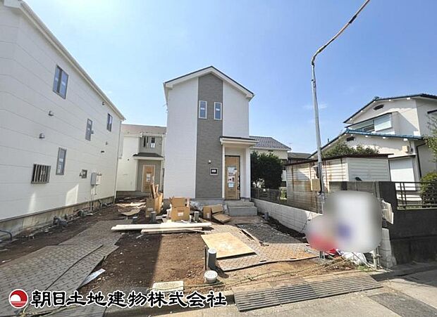 現在建築中の現場で工事進行中です。現地写真(2026年9月3日撮影)をご覧ください。