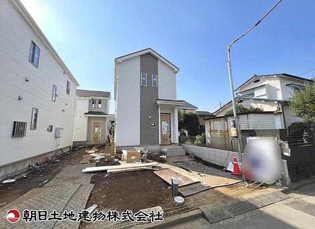 現在建築中の現場で工事進行中です。現地写真(2026年9月3日撮影)をご覧ください。