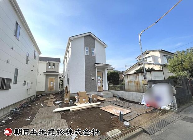 現在建築中の現場で工事進行中です。現地写真(2026年9月3日撮影)をご覧ください。