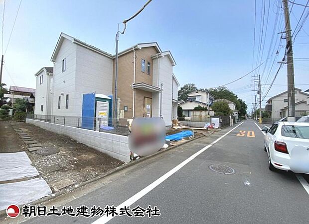 現在建築中の現場で工事進行中です。現地写真(2026年9月3日撮影)をご覧ください。
