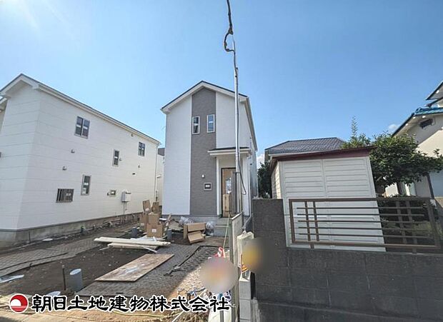 現在建築中の現場で工事進行中です。現地写真(2026年9月3日撮影)をご覧ください。