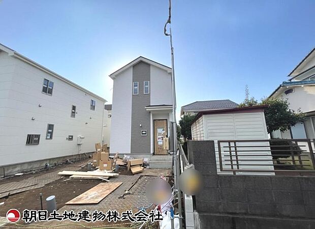 現在建築中の現場で工事進行中です。現地写真(2026年9月3日撮影)をご覧ください。