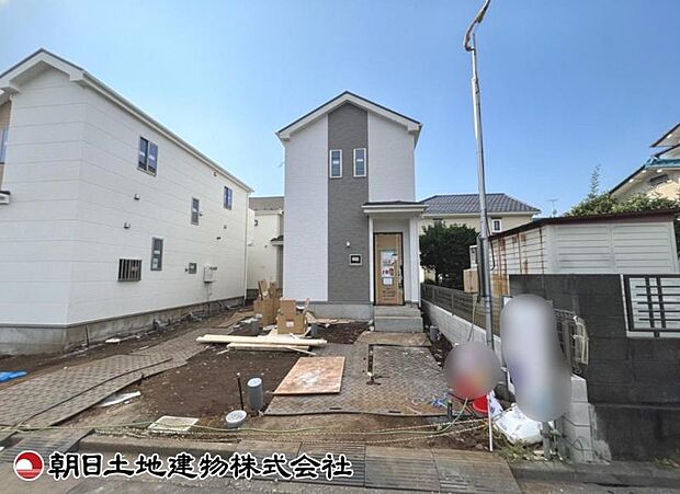 現在建築中の現場で工事進行中です。現地写真(2026年9月3日撮影)をご覧ください。