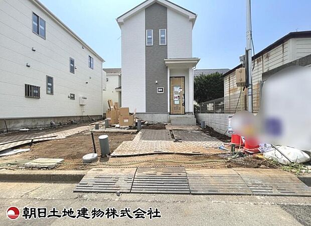 現在建築中の現場で工事進行中です。現地写真(2026年9月3日撮影)をご覧ください。