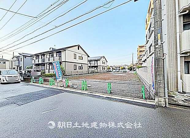 建築条件付きの更地です。条件内で理想の住まいをプラン可能。現地写真(2026年9月7日撮影)をご覧ください。