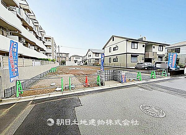 建築条件付きの更地です。条件内で理想の住まいをプラン可能。現地写真（2026年9月7日撮影）をご覧ください。