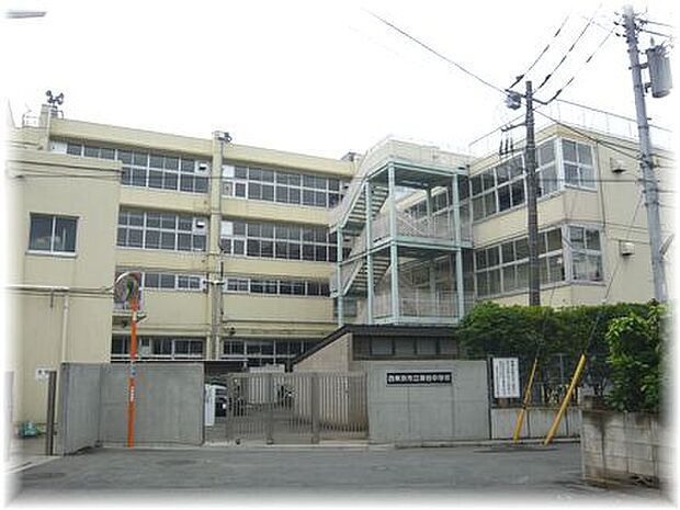 西東京市立田無第三中学校まで徒歩11分807m!無理のない通学距離で、生活とのバランスが良好な立地です。