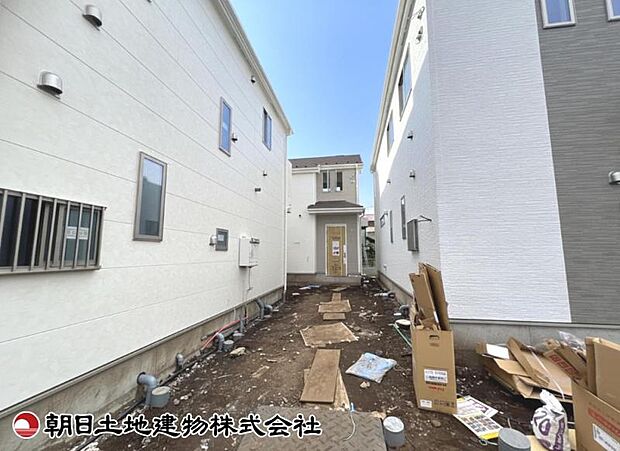 現在建築中の現場で工事進行中です。現地写真(2026年9月3日撮影)をご覧ください。
