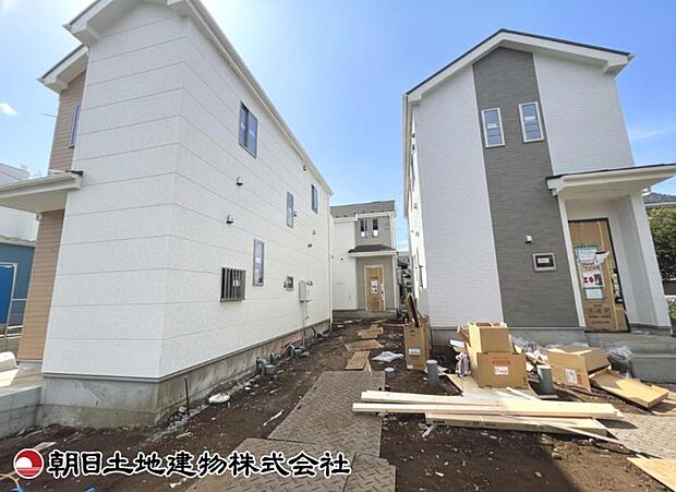 現在建築中の現場で工事進行中です。現地写真(2026年9月3日撮影)をご覧ください。