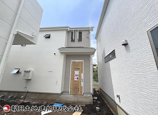 現在建築中の現場で工事進行中です。現地写真(2026年9月3日撮影)をご覧ください。