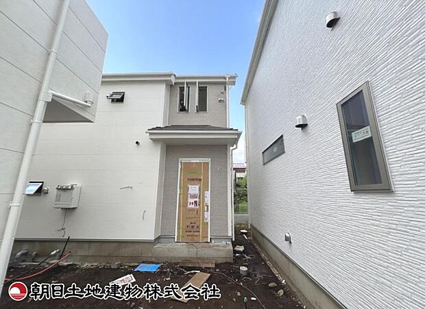 現在建築中の現場で工事進行中です。現地写真(2026年9月3日撮影)をご覧ください。