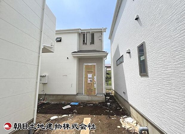 現在建築中の現場で工事進行中です。現地写真(2026年9月3日撮影)をご覧ください。