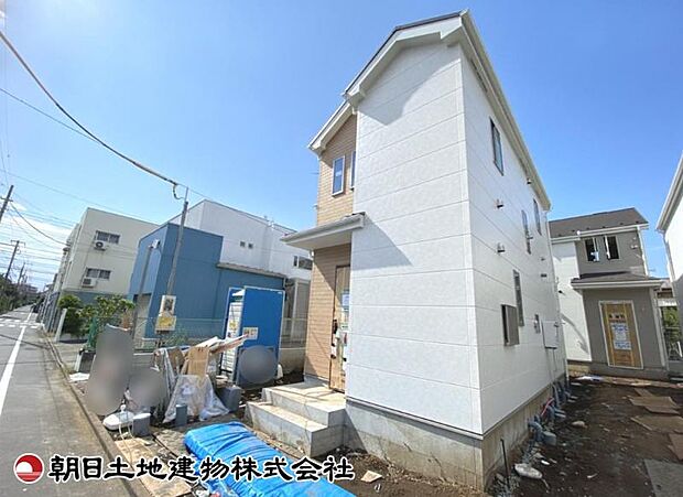 現在建築中の現場で工事進行中です。現地写真(2026年9月3日撮影)をご覧ください。