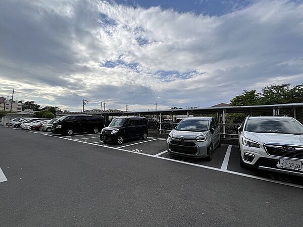 敷地内駐車場です！