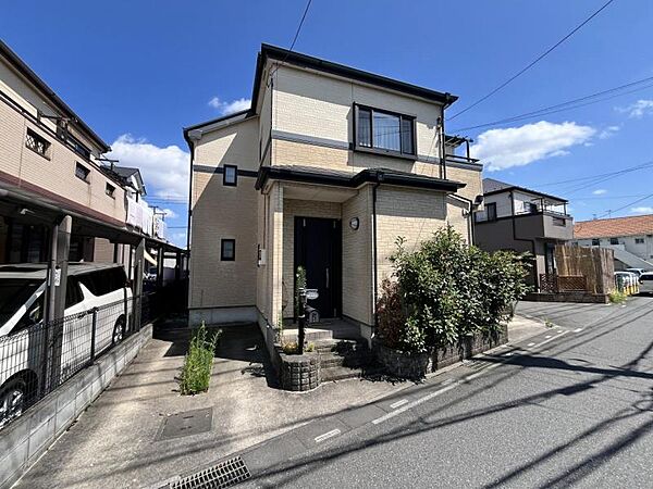 駐車場2ヵ所ございますので、好きな時にお車を出し入れでき便利です！